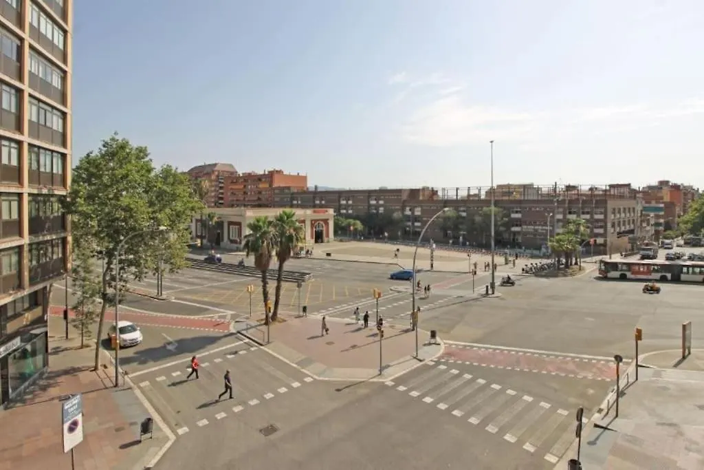 Bebarceloner Sant Andreu Apartments - 3 Bedrooms  ברצלונה