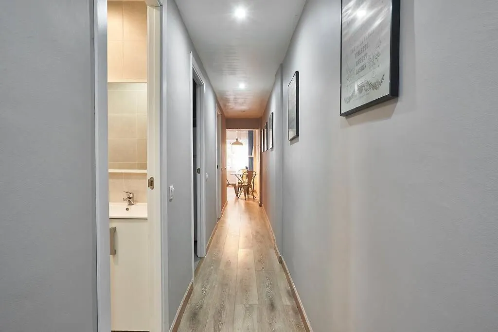 Bebarceloner Sant Andreu Apartments - 3 Bedrooms Barcelone